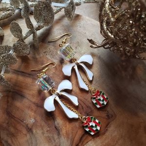 Handsome Sparkling Christmas Earrings w/ Gists, Presents, Bling Blings and Bows